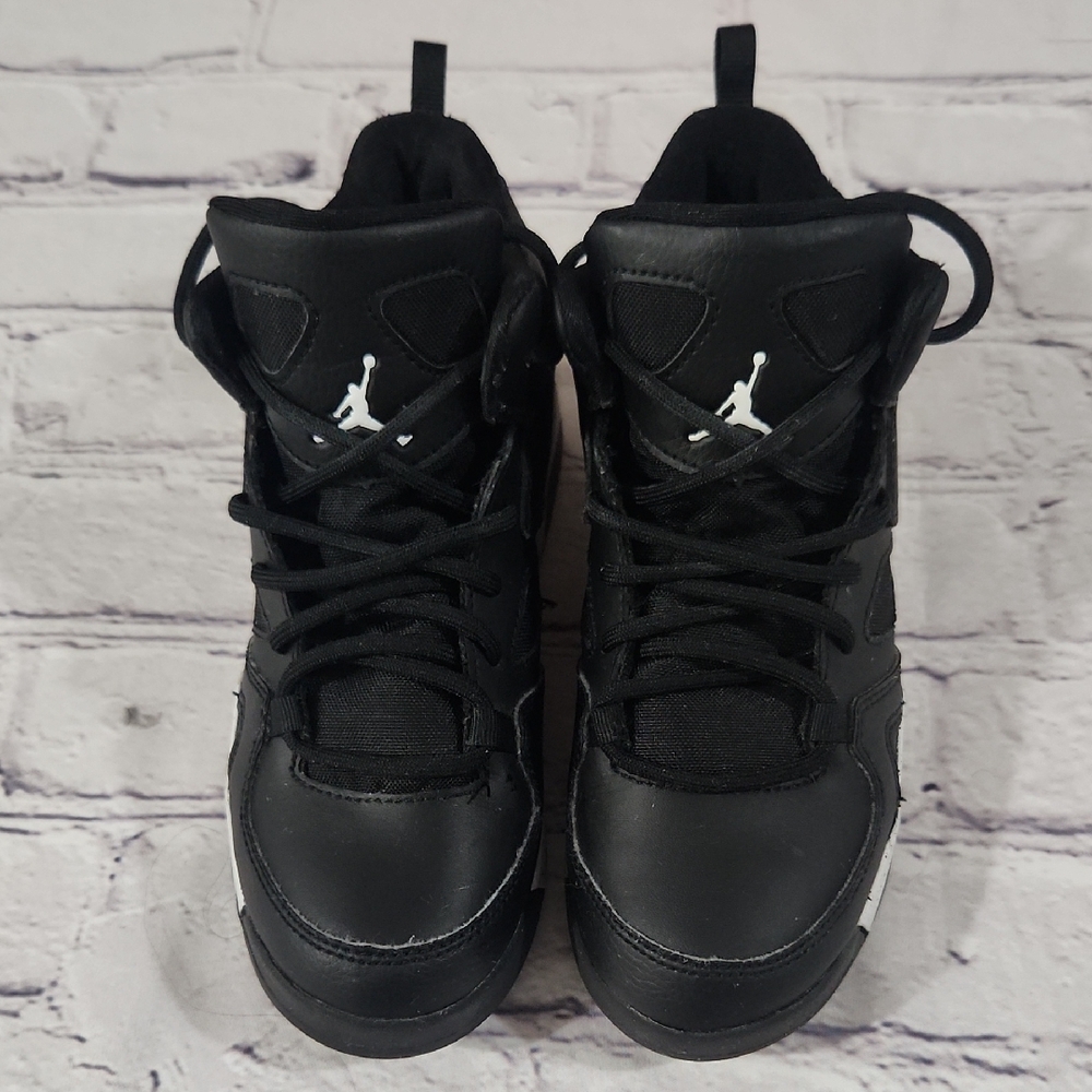 Jordan Black/White Kids Sneakers Size 1Y